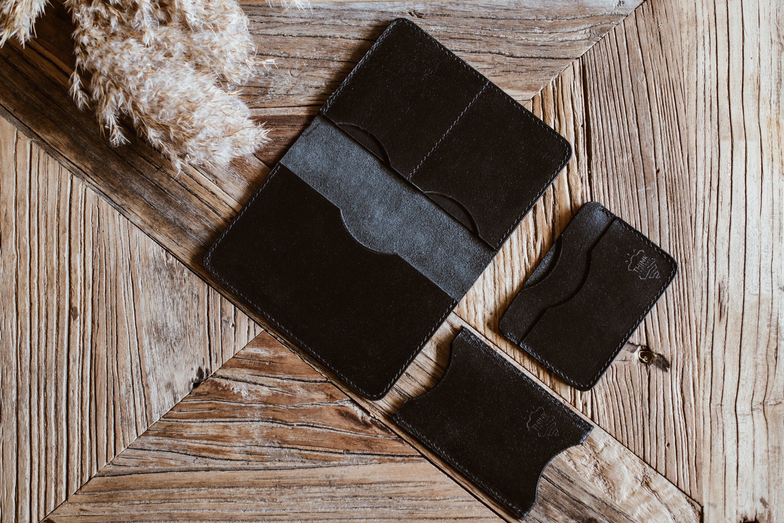 Black business card holder-2